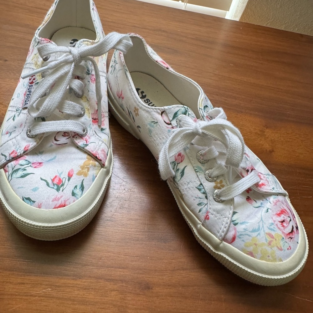 Superga Women's Floral Canvas Sneakers - White and Pink. Women’s sized 6